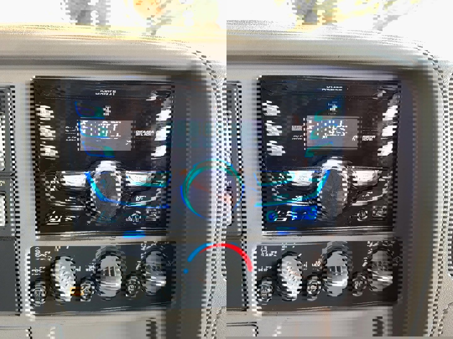 Used 1995 GMC Yukon SLE image 26