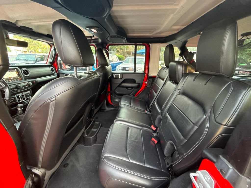 Used 2018 Jeep Wrangler Unlimited Sahara AWD/4WD image 14