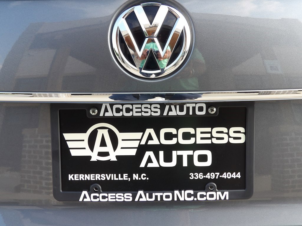 Used 2017 Volkswagen Passat 1.8T SEL Premium image 32