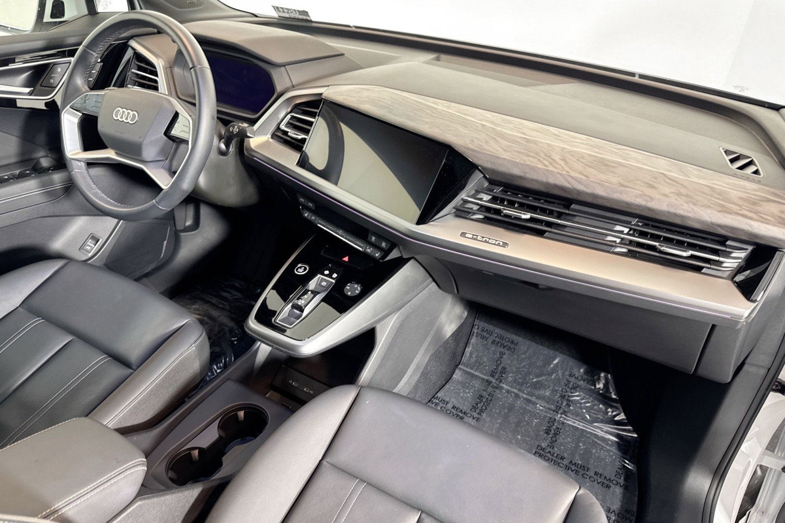 Used 2024 Audi Q4 e-tron Premium Plus image 28