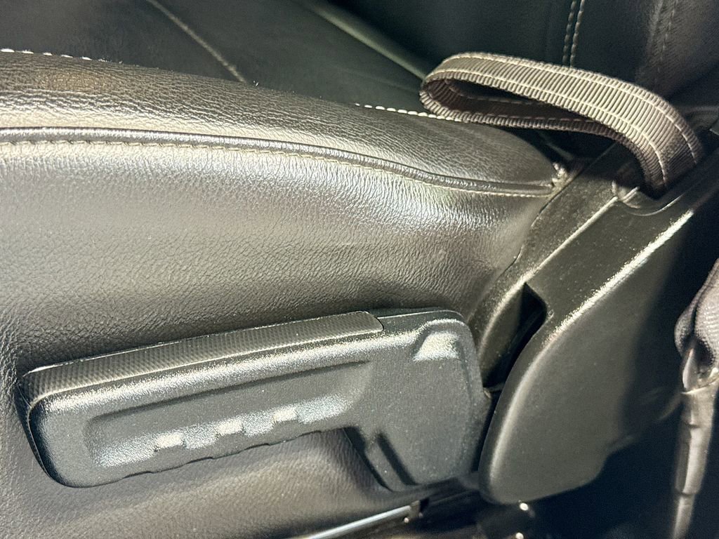 Used 2023 Jeep Wrangler Unlimited Sahara image 26