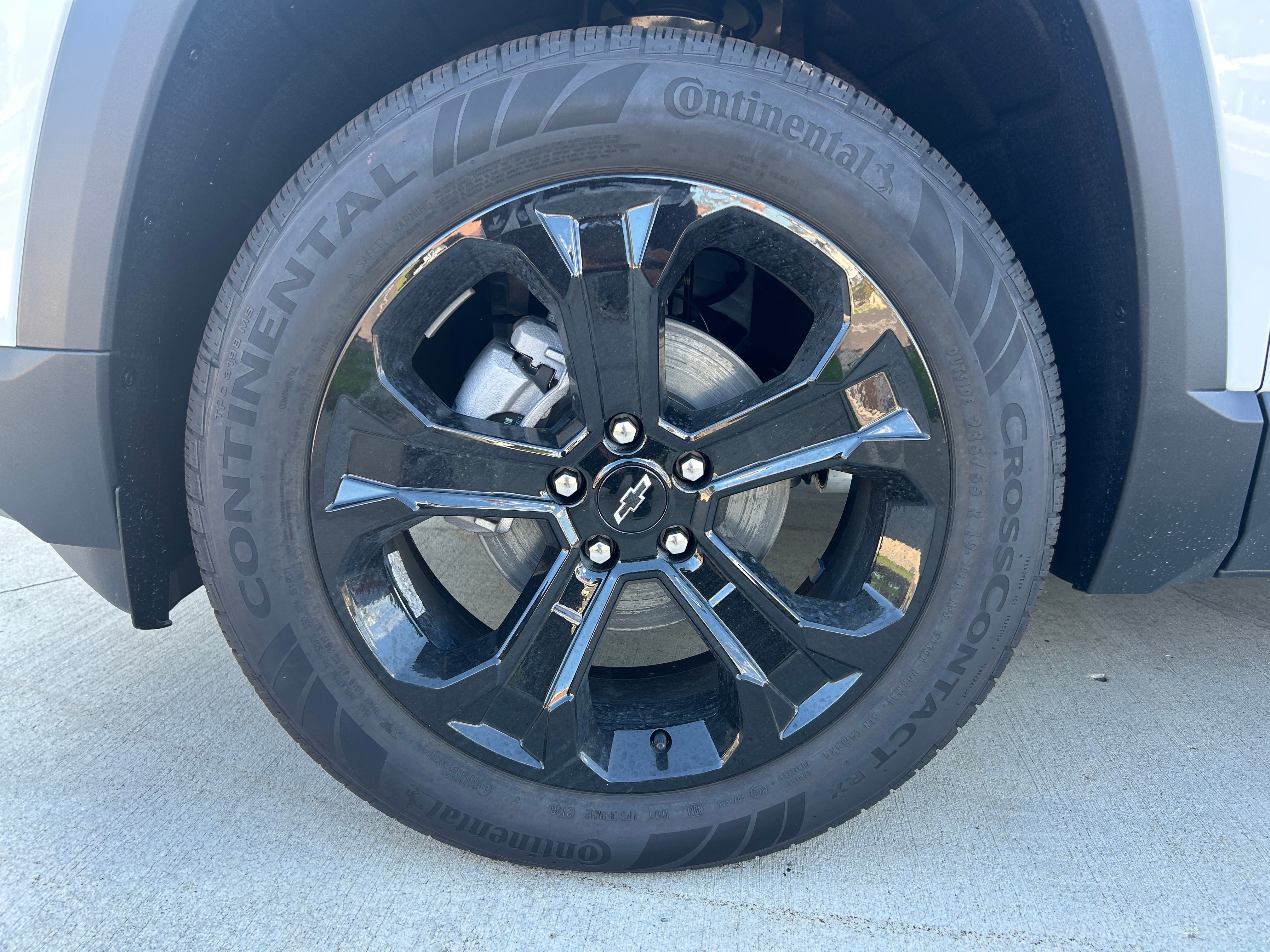 New 2027 Chevrolet Equinox LT w/ Convenience Package II AWD/4WD image 9