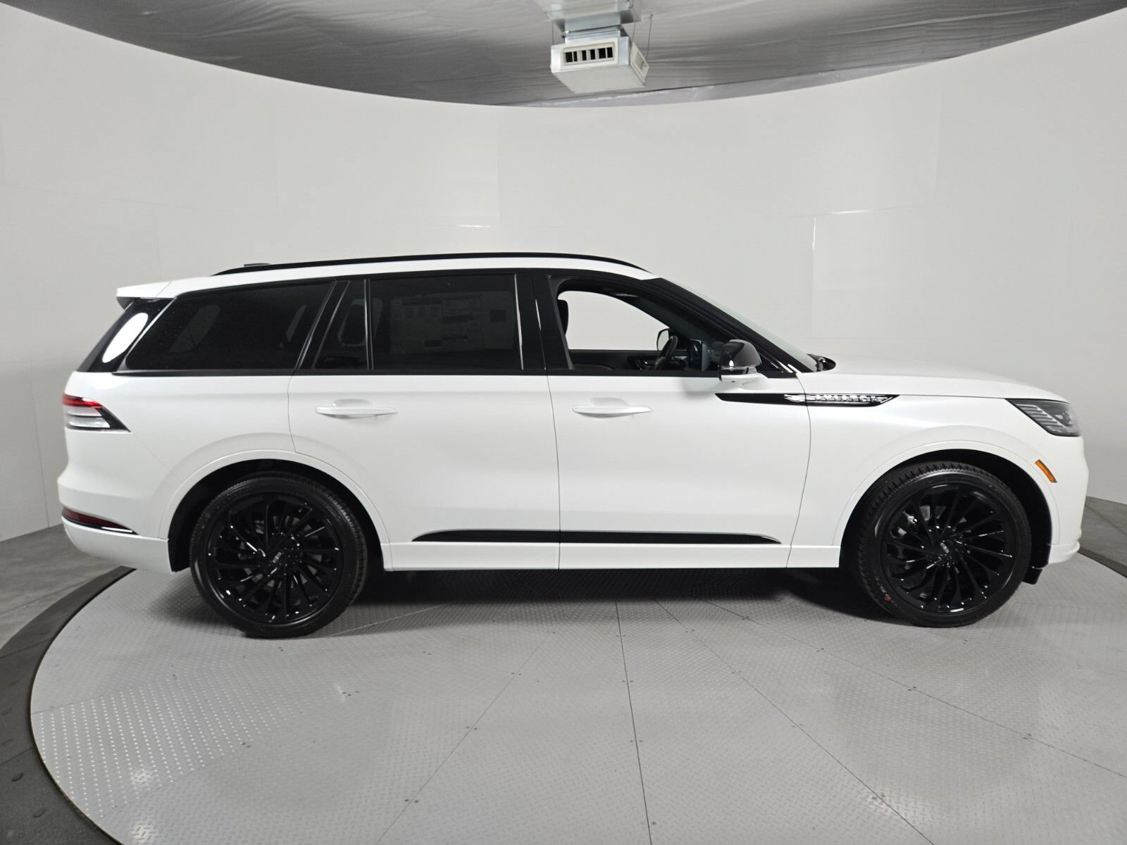 New 2026 Lincoln Aviator Reserve AWD/4WD image 3