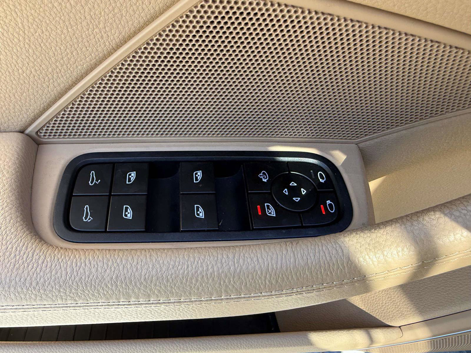 Used 2022 Porsche Panamera 4 image 57