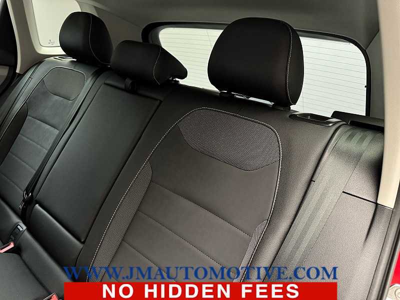 Used 2024 Volkswagen Taos SE w/ Black Wheel Plus Package image 15