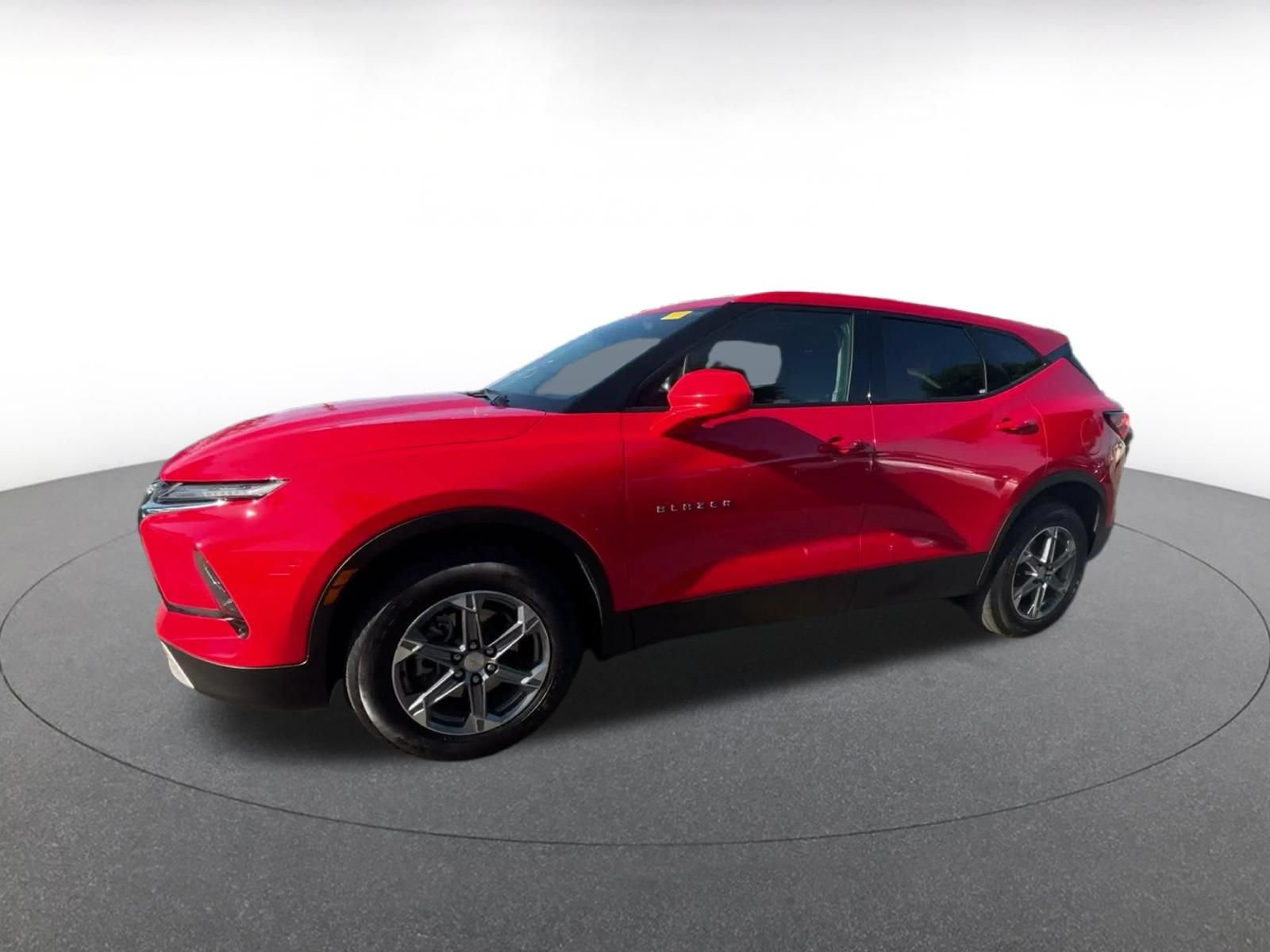 Used 2025 Chevrolet Blazer LT FWD image 7