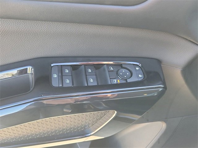 Used 2022 Nissan Pathfinder S image 13