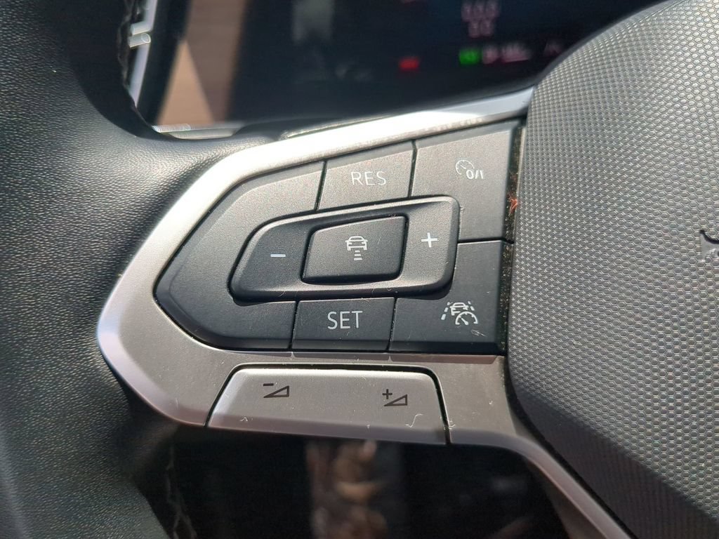 Used 2024 Volkswagen Atlas SE AWD/4WD image 28
