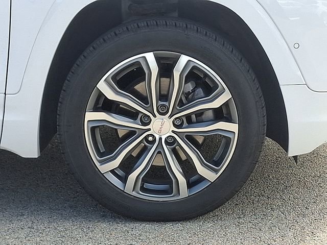 Used 2020 GMC Terrain Denali w/ Denali Premium Package AWD/4WD image 8