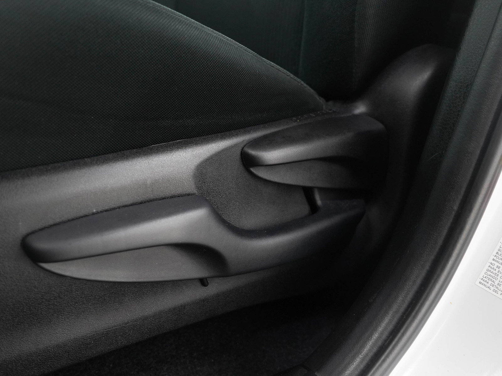 Used 2018 Toyota RAV4 LE w/ All Weather Liner Package image 21