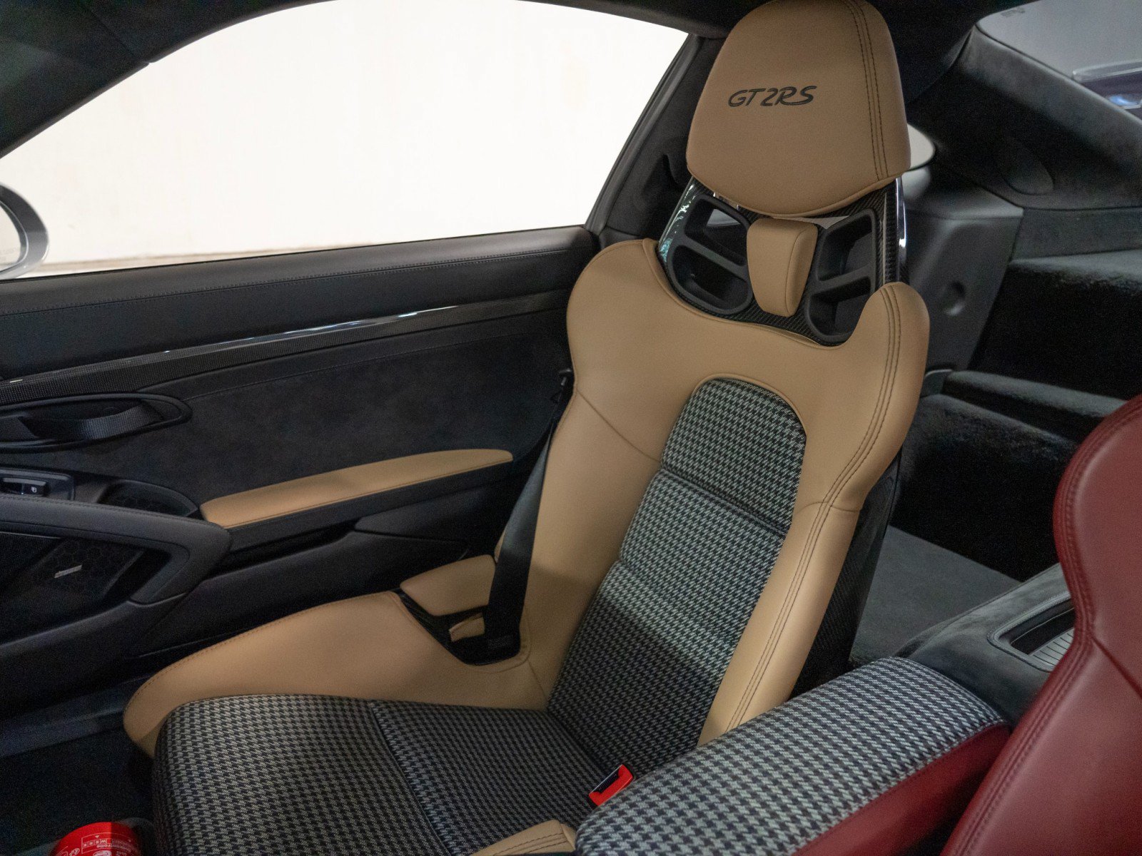 Certified 2019 Porsche 911 GT2 RS RWD image 23