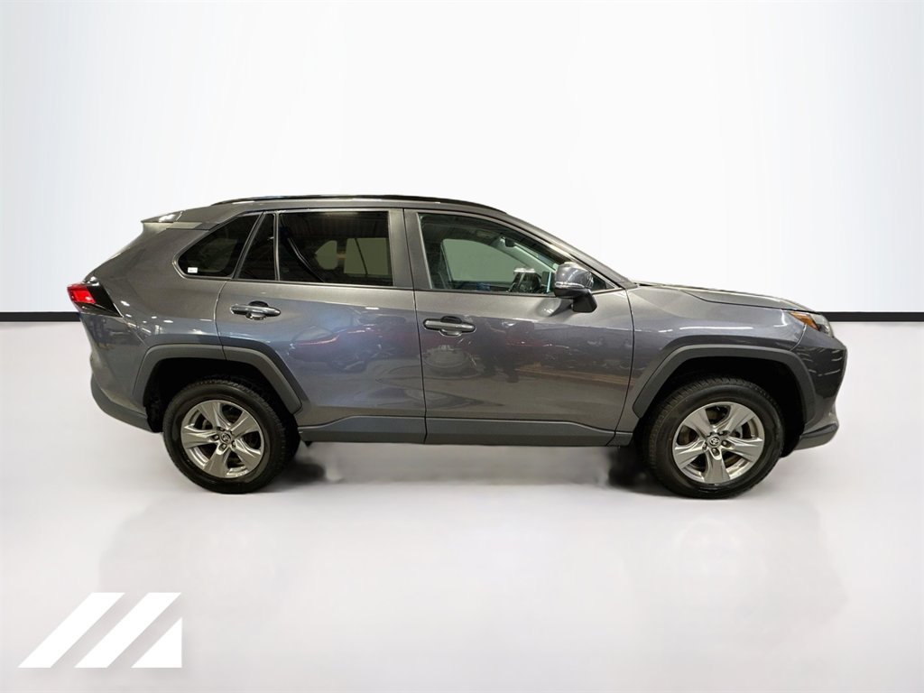 Used 2024 Toyota RAV4 XLE AWD/4WD image 4
