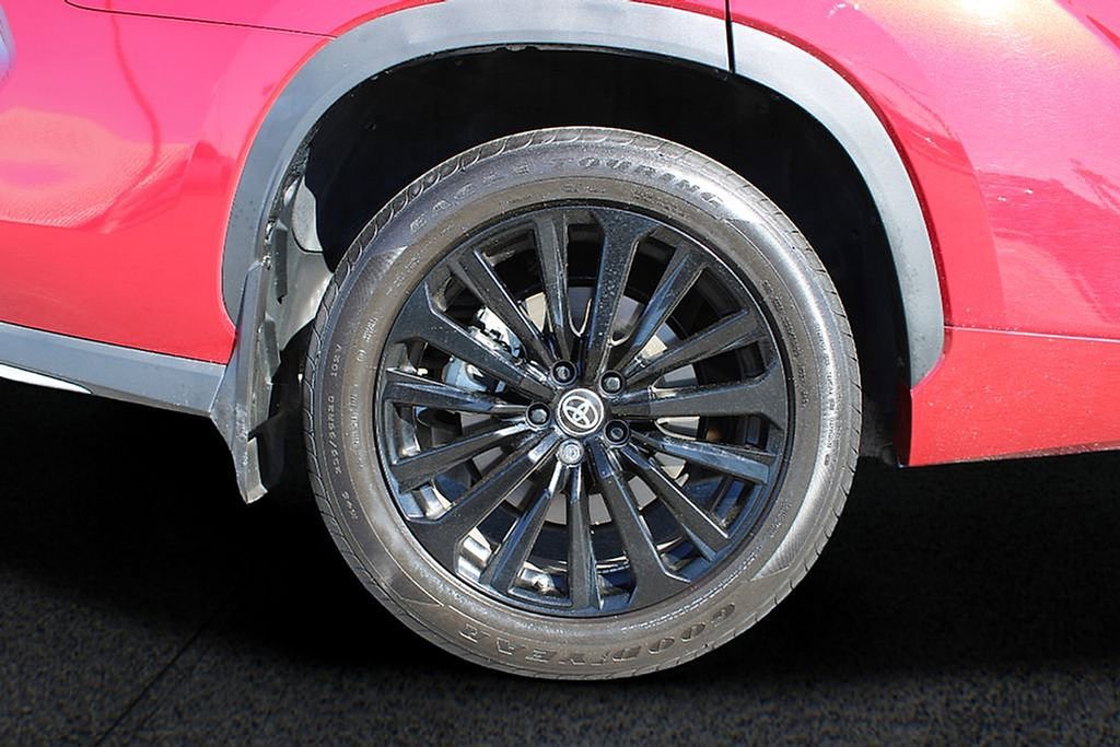 Used 2025 Toyota Highlander XSE image 12