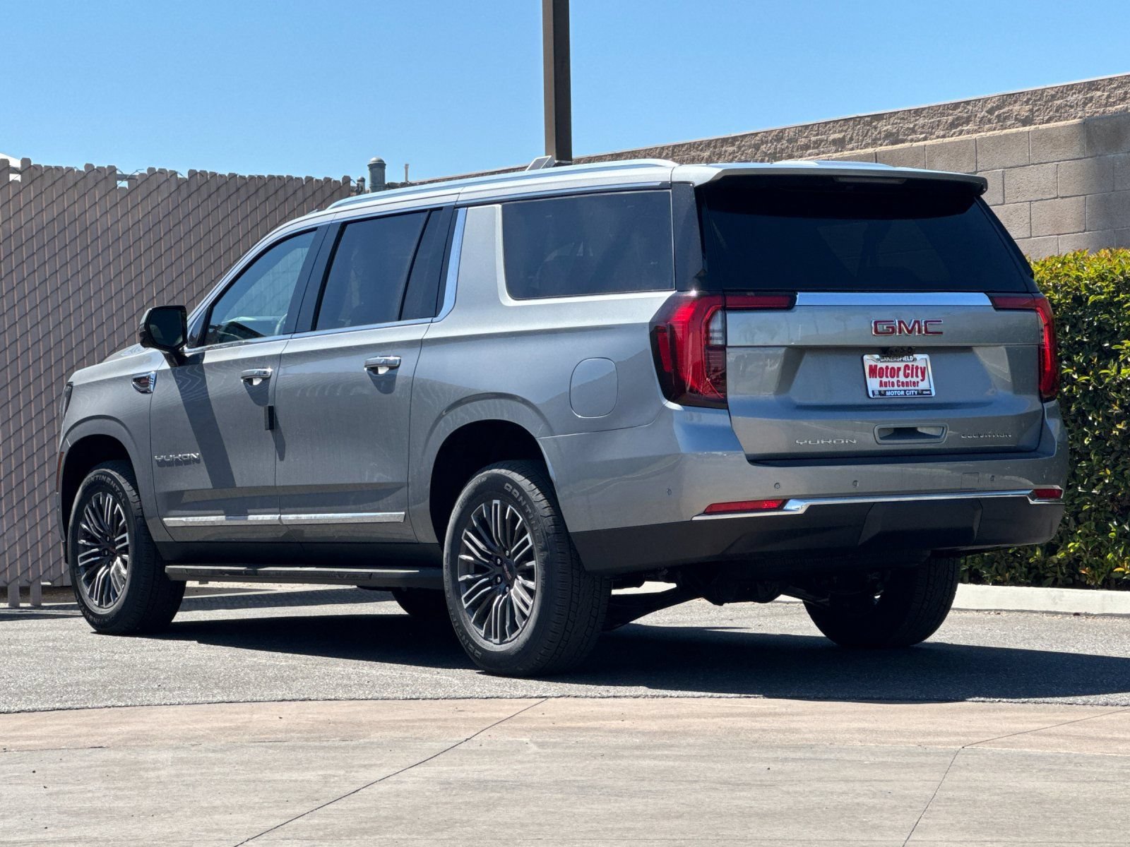 New 2026 GMC Yukon XL Elevation w/ Elevation Premium Package AWD/4WD image 6