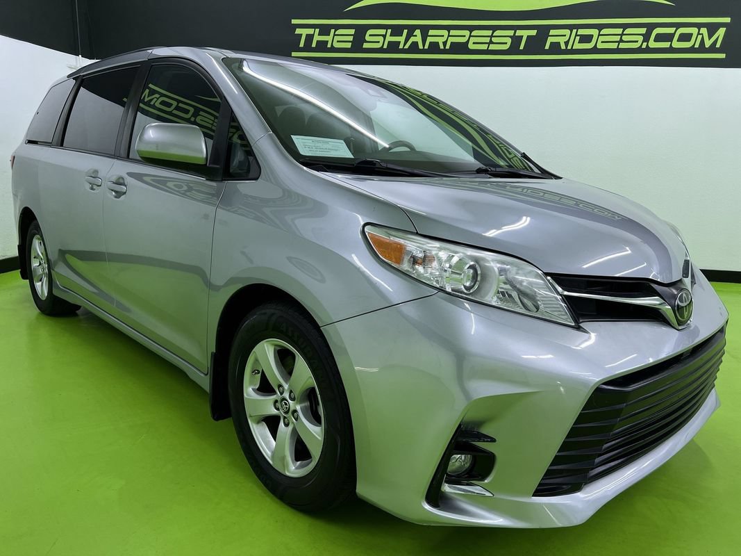 Used 2018 Toyota Sienna LE FWD image 2