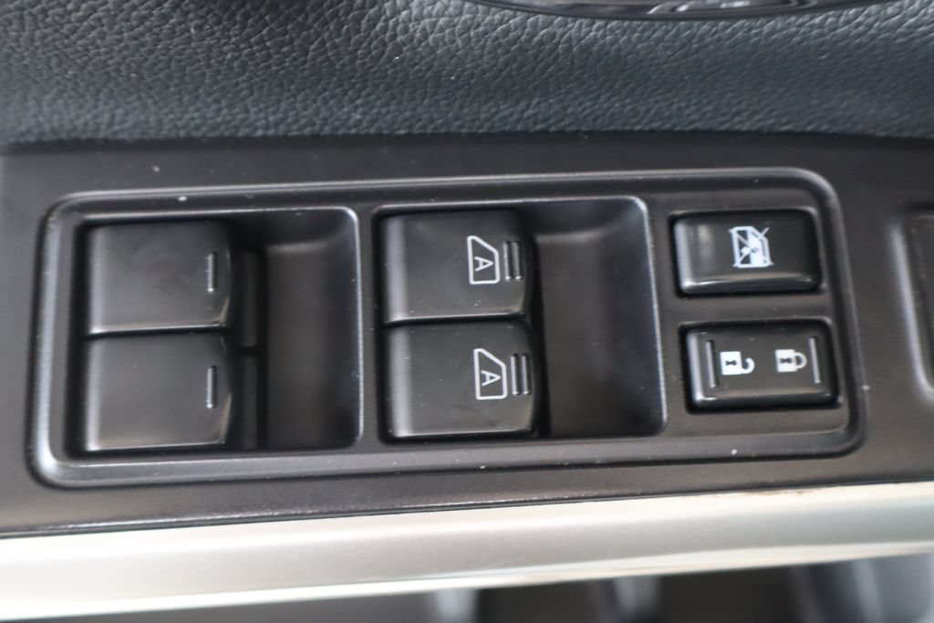 Used 2021 Nissan Titan SV w/ SV Convenience Package AWD/4WD image 13
