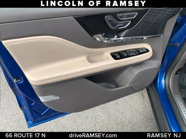 Used 2021 Lincoln Corsair AWD w/ Equipment Group 101A image 13