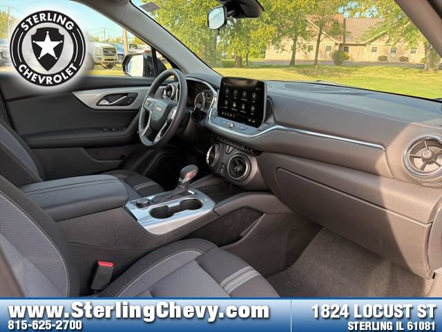 New 2025 Chevrolet Blazer LT w/ Midnight/Sport Edition AWD/4WD image 11