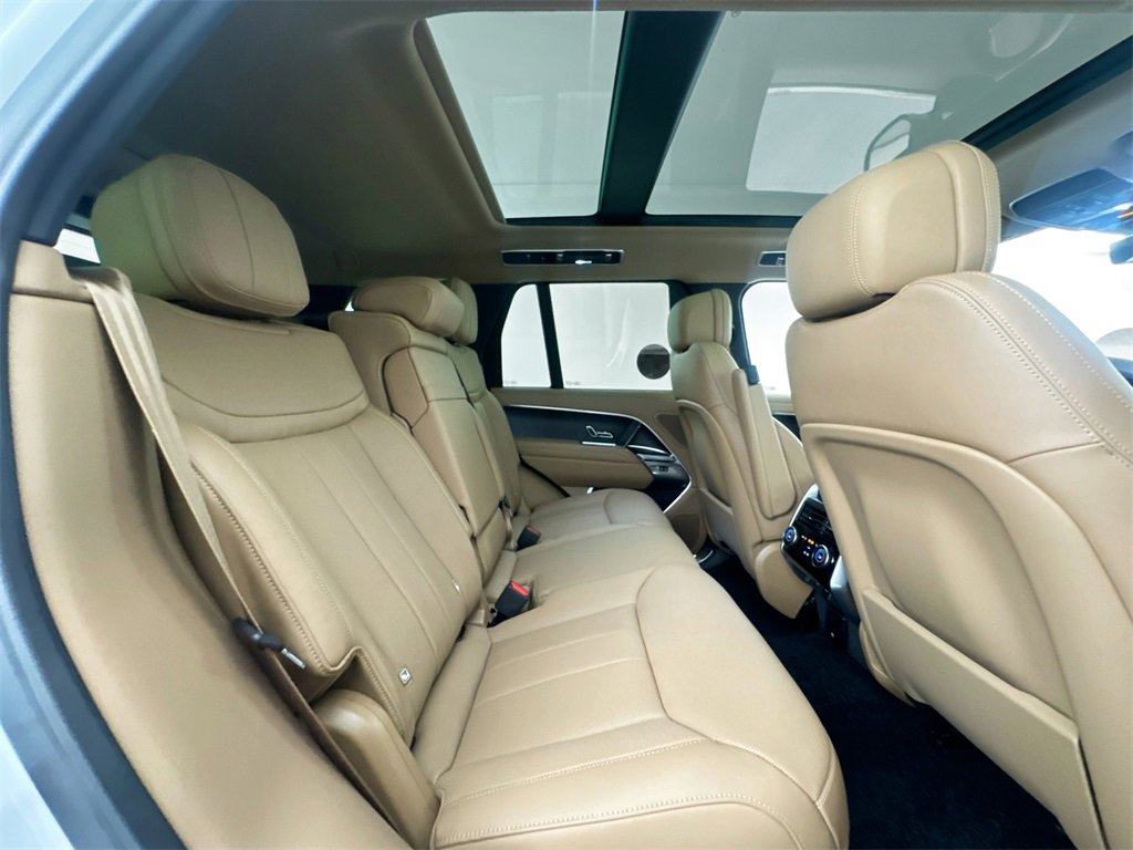 New 2025 Land Rover Range Rover SE image 26