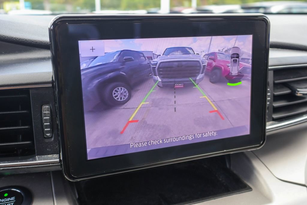 Used 2021 Ford Explorer XLT w/ Equipment Group 202A image 4