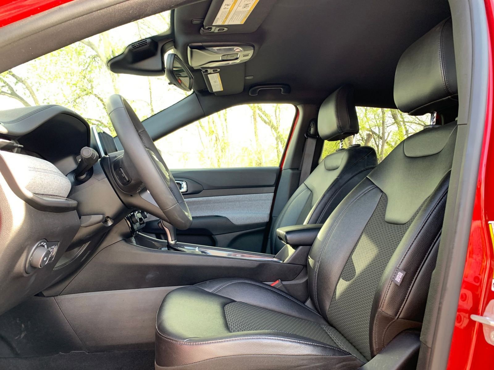 Used 2025 Jeep Compass Latitude image 25