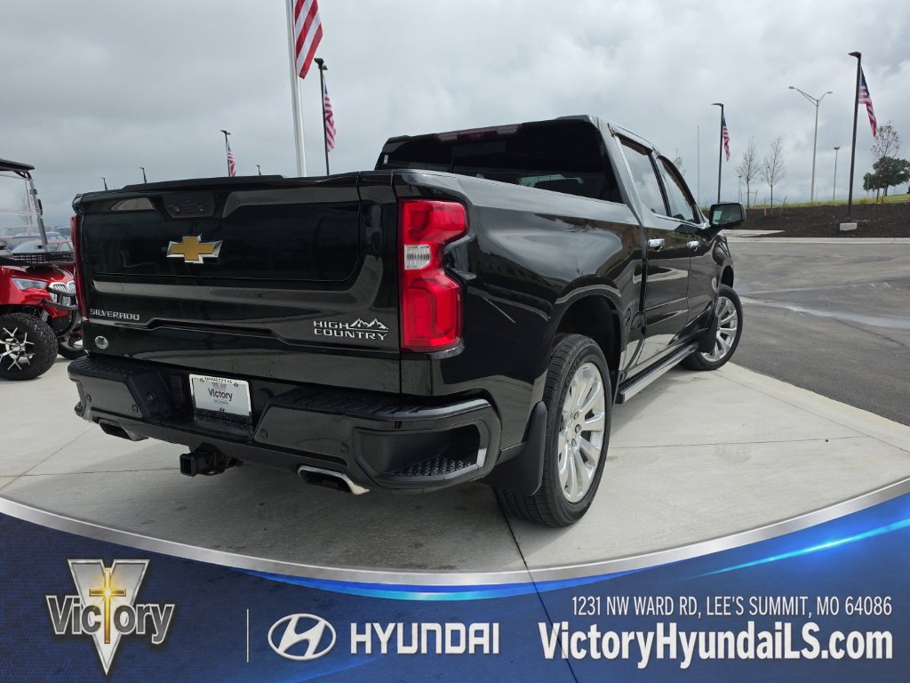 Used 2022 Chevrolet Silverado 1500 High Country w/ Technology Package AWD/4WD image 7