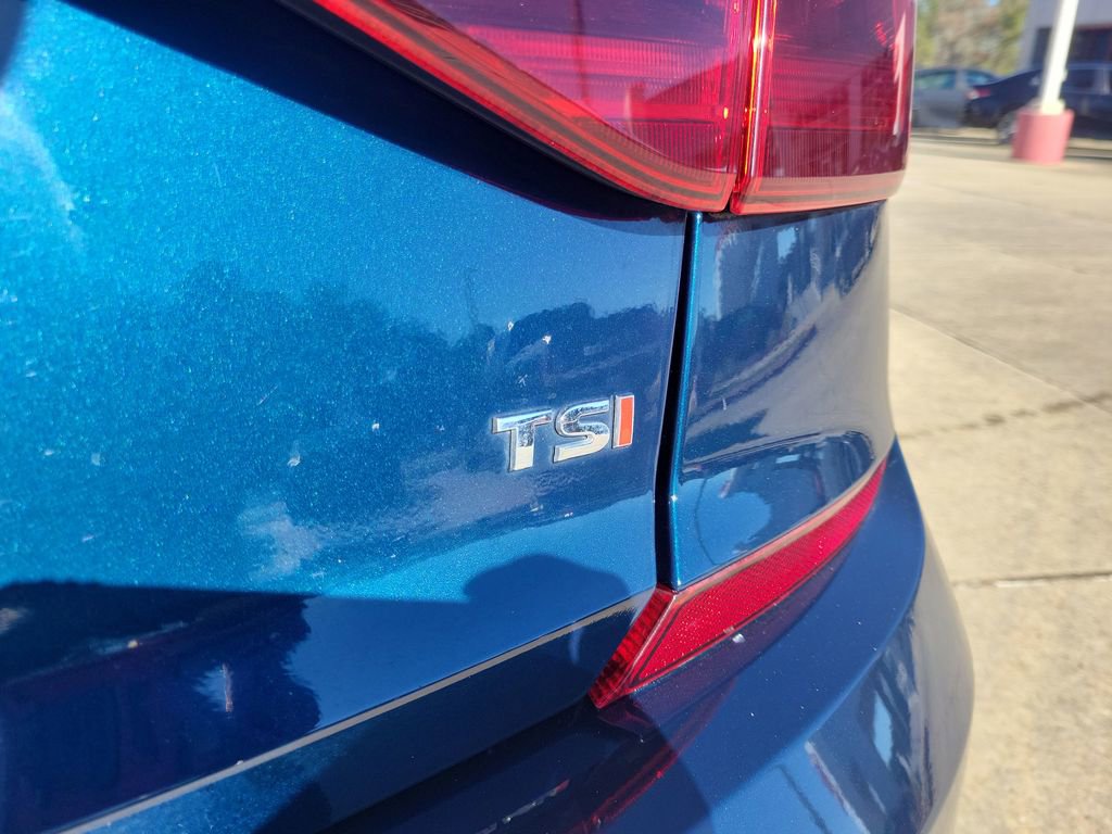 Used 2019 Volkswagen Passat 2.0T Wolfsburg w/ Wheels & Sunroof Package image 5