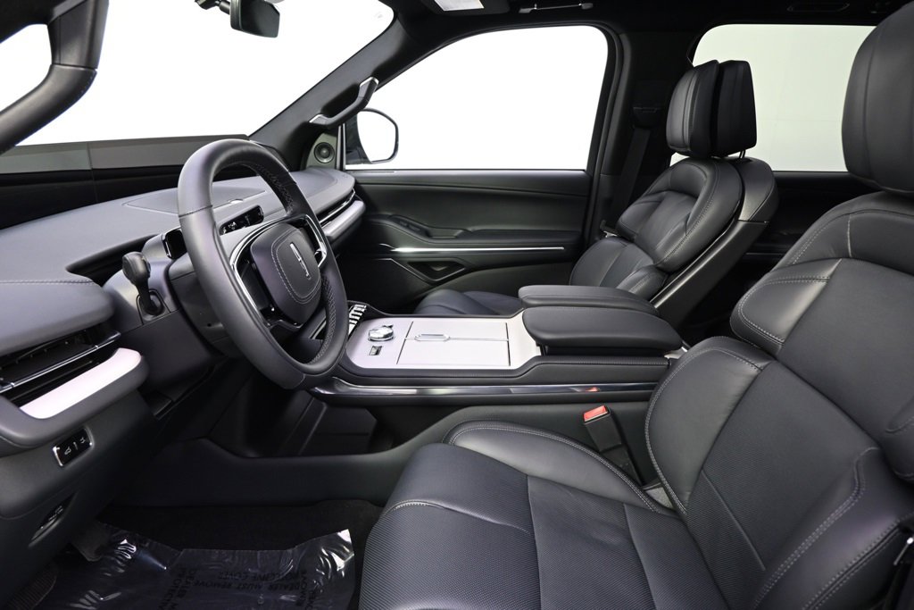 New 2025 Lincoln Navigator Reserve w/ Jet Appearance Package image 13
