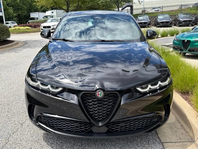 Used 2025 Alfa Romeo Tonale w/ Premium Package AWD/4WD image 3