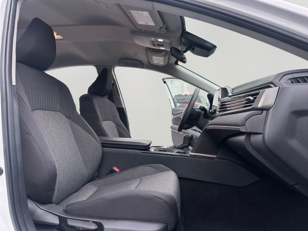 Used 2025 Toyota Camry LE image 23