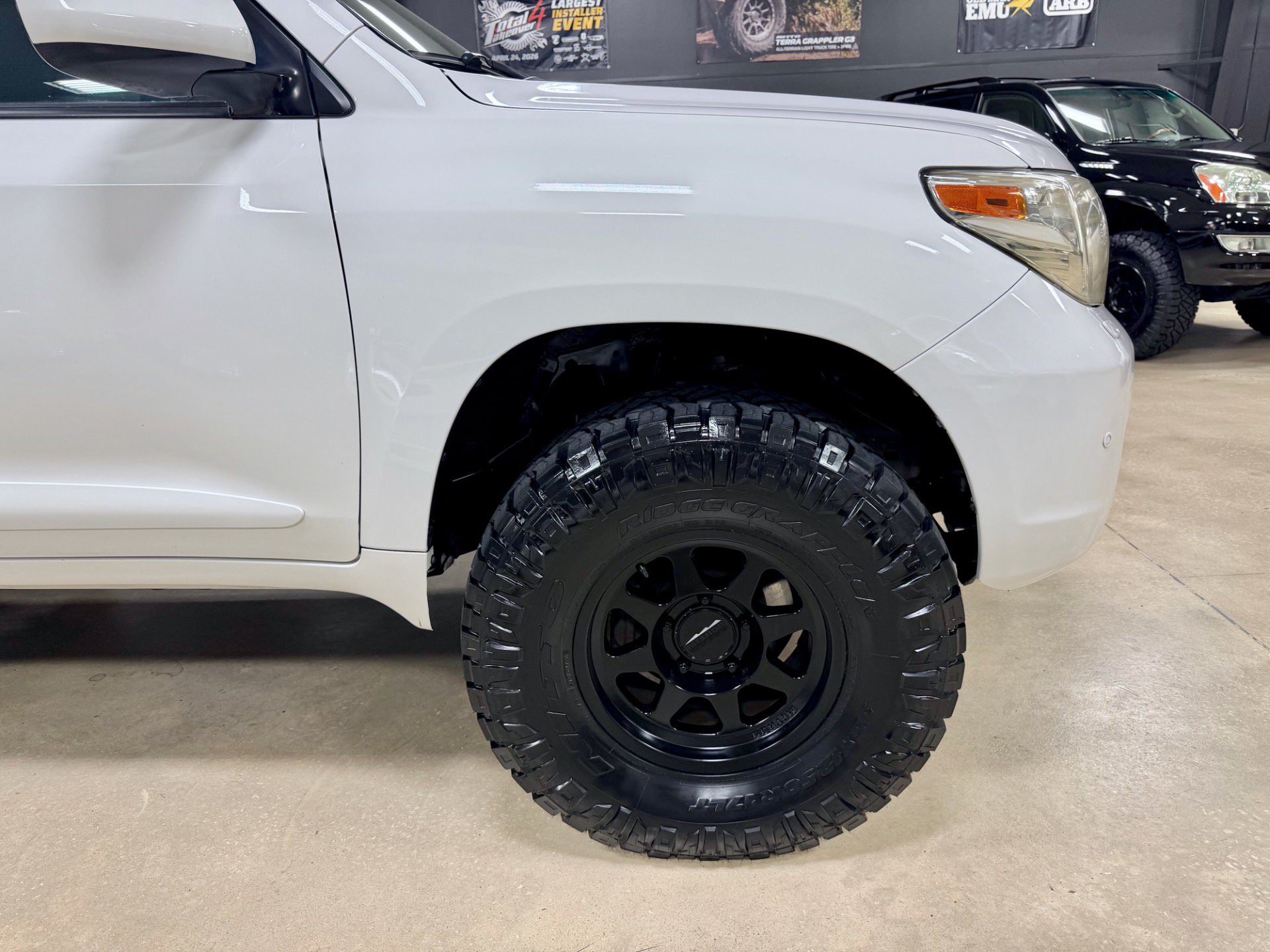 Used 2009 Toyota Land Cruiser w/ Upgrade Pkg AWD/4WD image 17