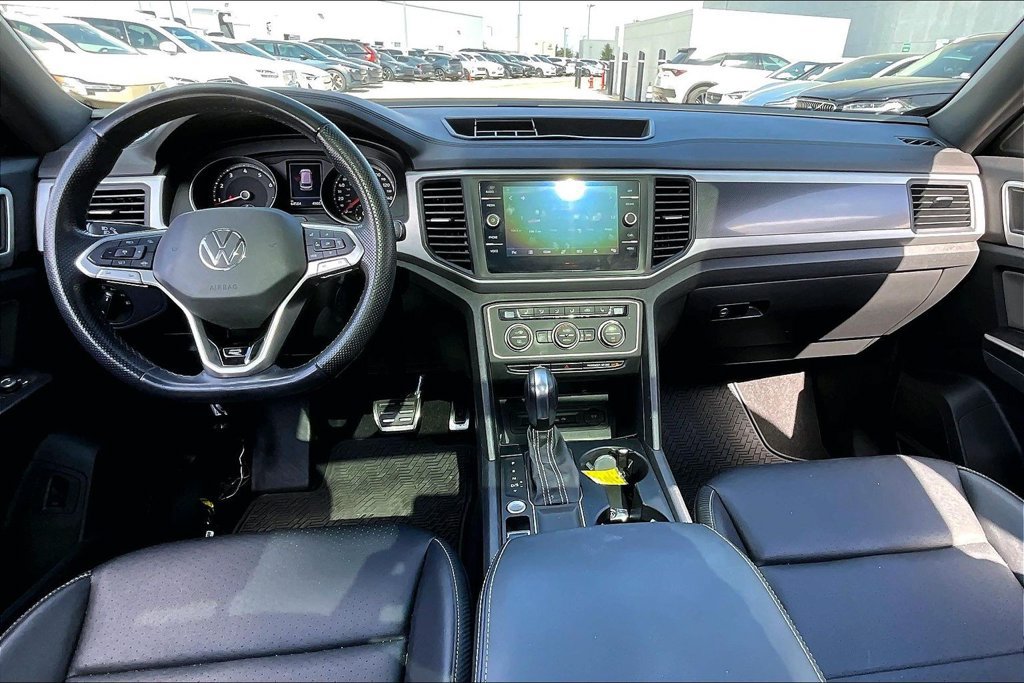 Used 2021 Volkswagen Atlas Cross Sport SE w/ Panoramic Sunroof Package FWD image 18