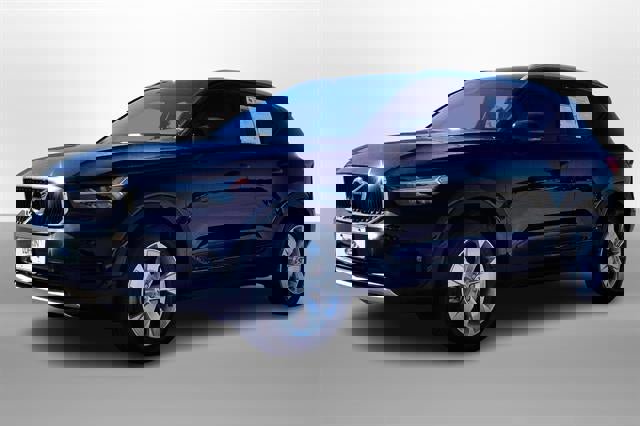 Used 2022 Volvo XC40 T5 Momentum image 46