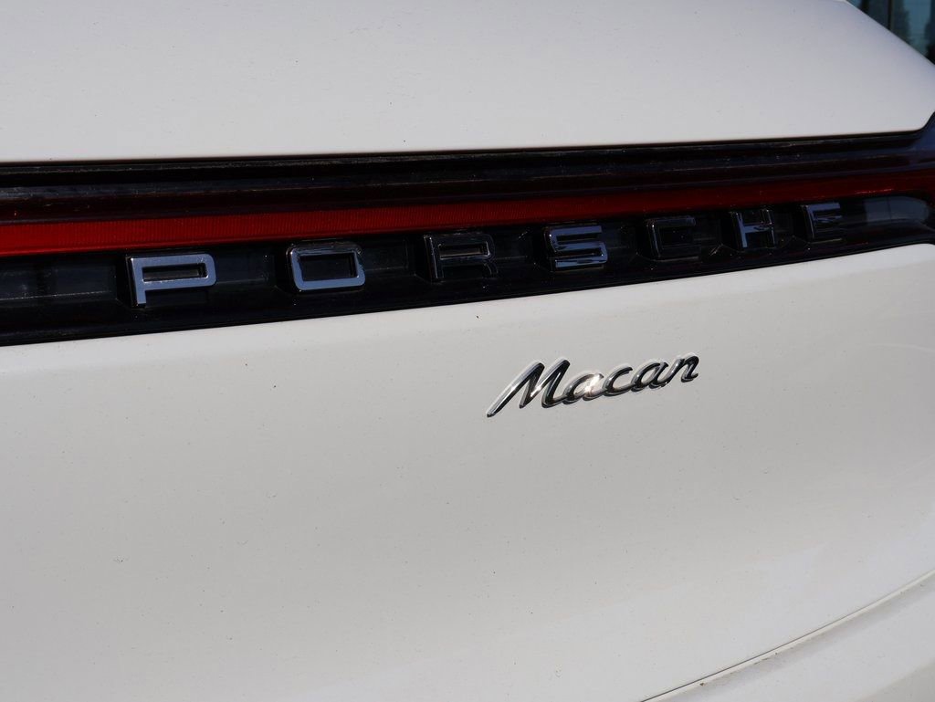 Used 2025 Porsche Macan image 8