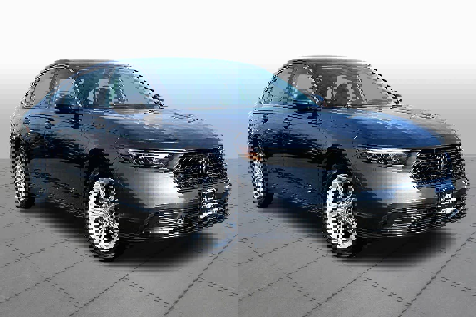 Used 2025 Honda Accord LX image 3