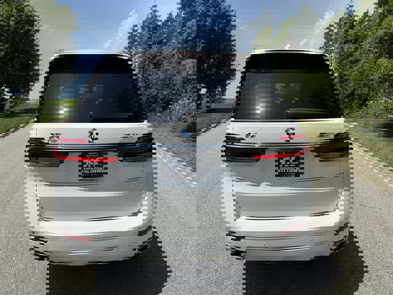 Used 2023 BMW X7 xDrive40i w/ Premium Package image 7