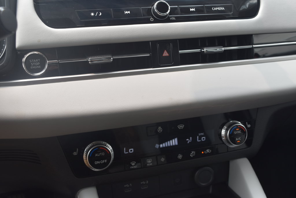 New 2026 Mitsubishi Outlander SE AWD/4WD image 17