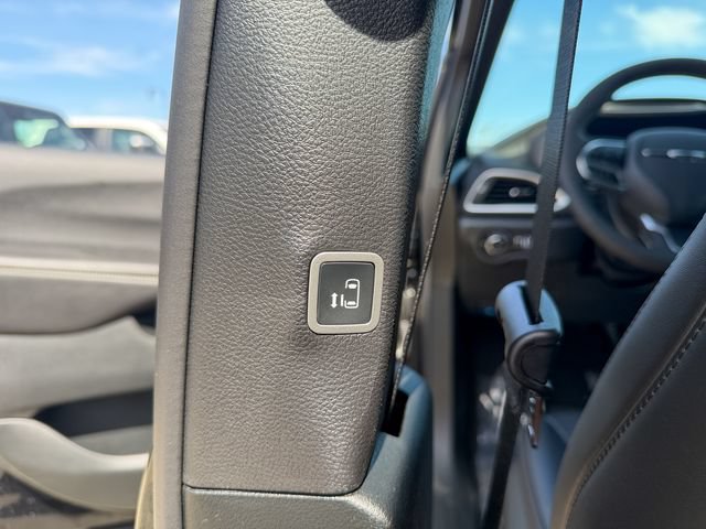 New 2026 Chrysler Voyager LX FWD image 25