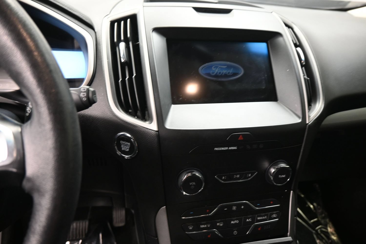 Used 2020 Ford Edge SEL w/ Convenience Package FWD image 15