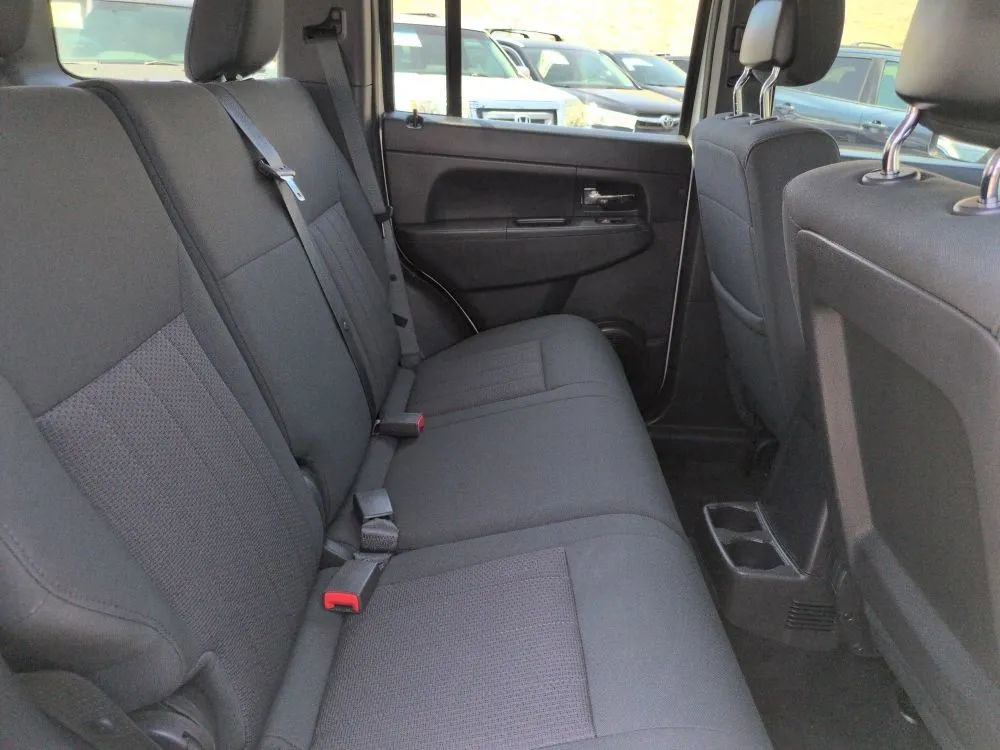 Used 2011 Jeep Liberty Sport image 26