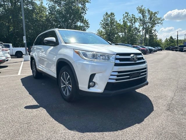 Used 2019 Toyota Highlander XLE AWD/4WD image 19
