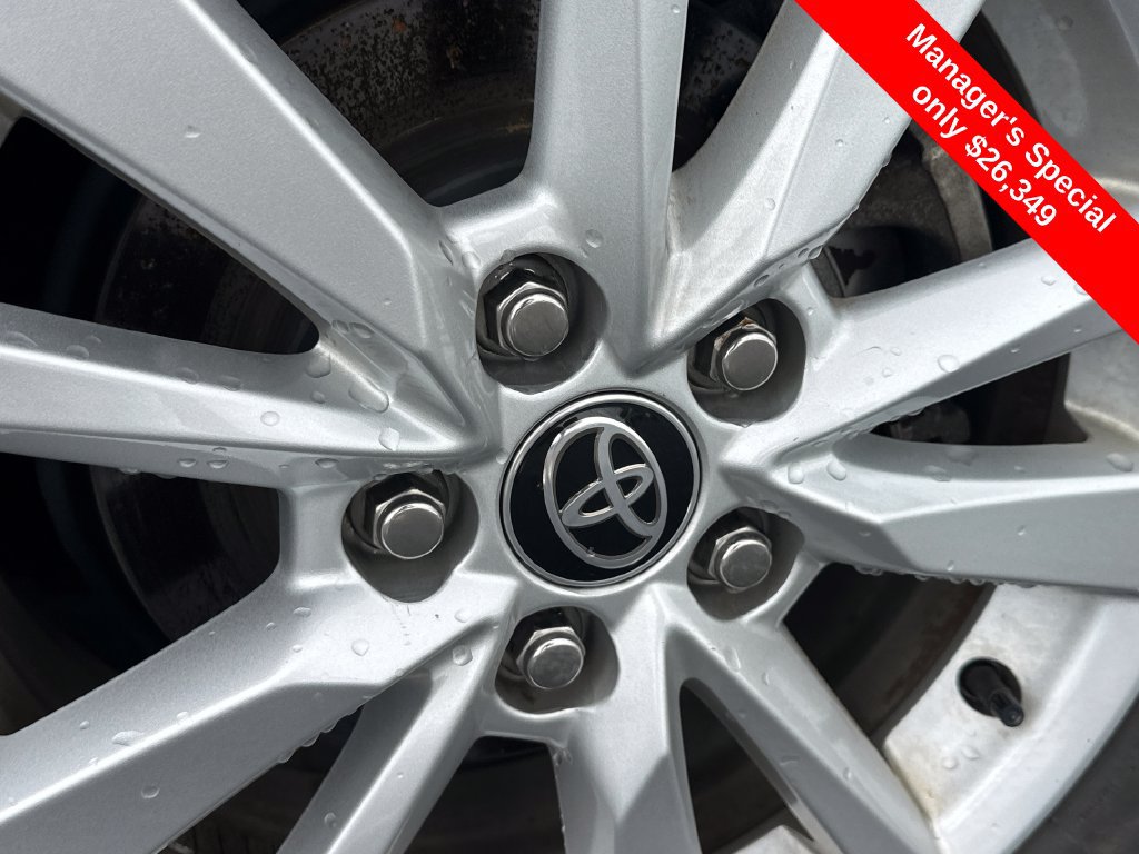 Used 2025 Toyota Camry LE AWD/4WD image 47