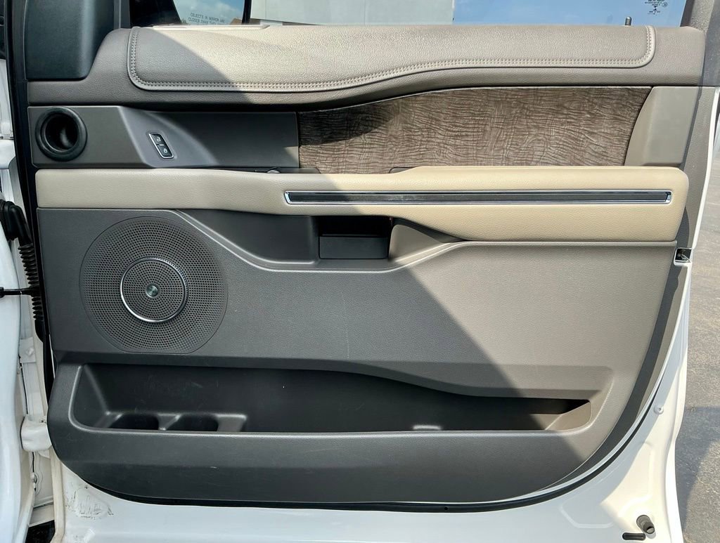 Used 2018 Ford Expedition Limited w/ Equipment Group 301A image 24