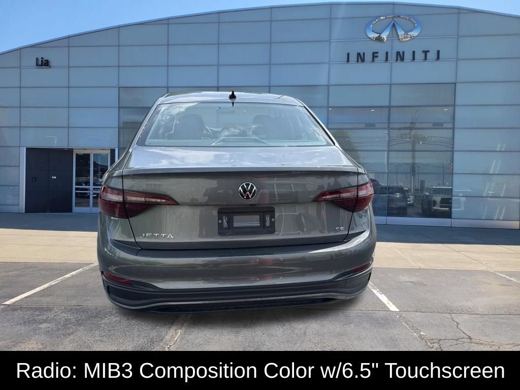 Used 2024 Volkswagen Jetta SE FWD image 4