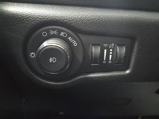 New 2026 Chrysler Pacifica Select w/ S Appearance Package image 22