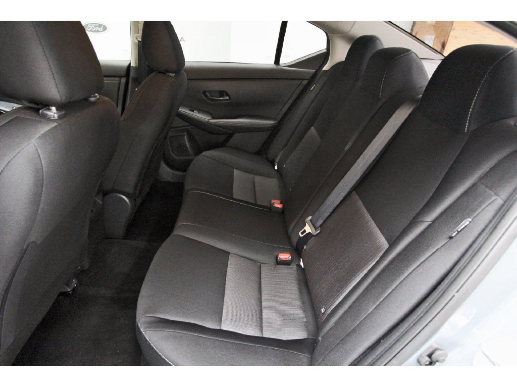 Used 2025 Nissan Sentra SV FWD image 11