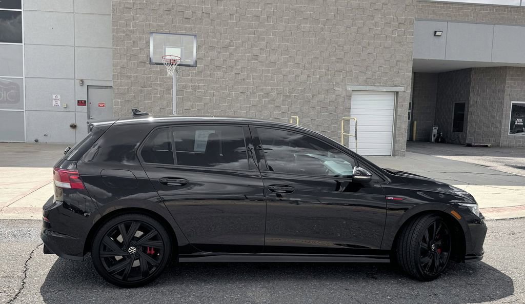 Used 2022 Volkswagen GTI SE w/ SE Leather Package FWD image 5