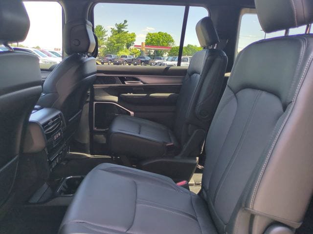 New 2026 Jeep Grand Wagoneer Limited w/ Premium Group II AWD/4WD image 14