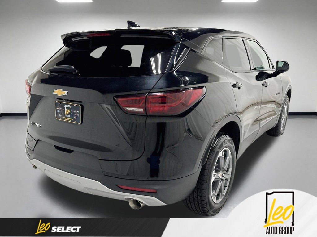 Used 2023 Chevrolet Blazer LT FWD image 6