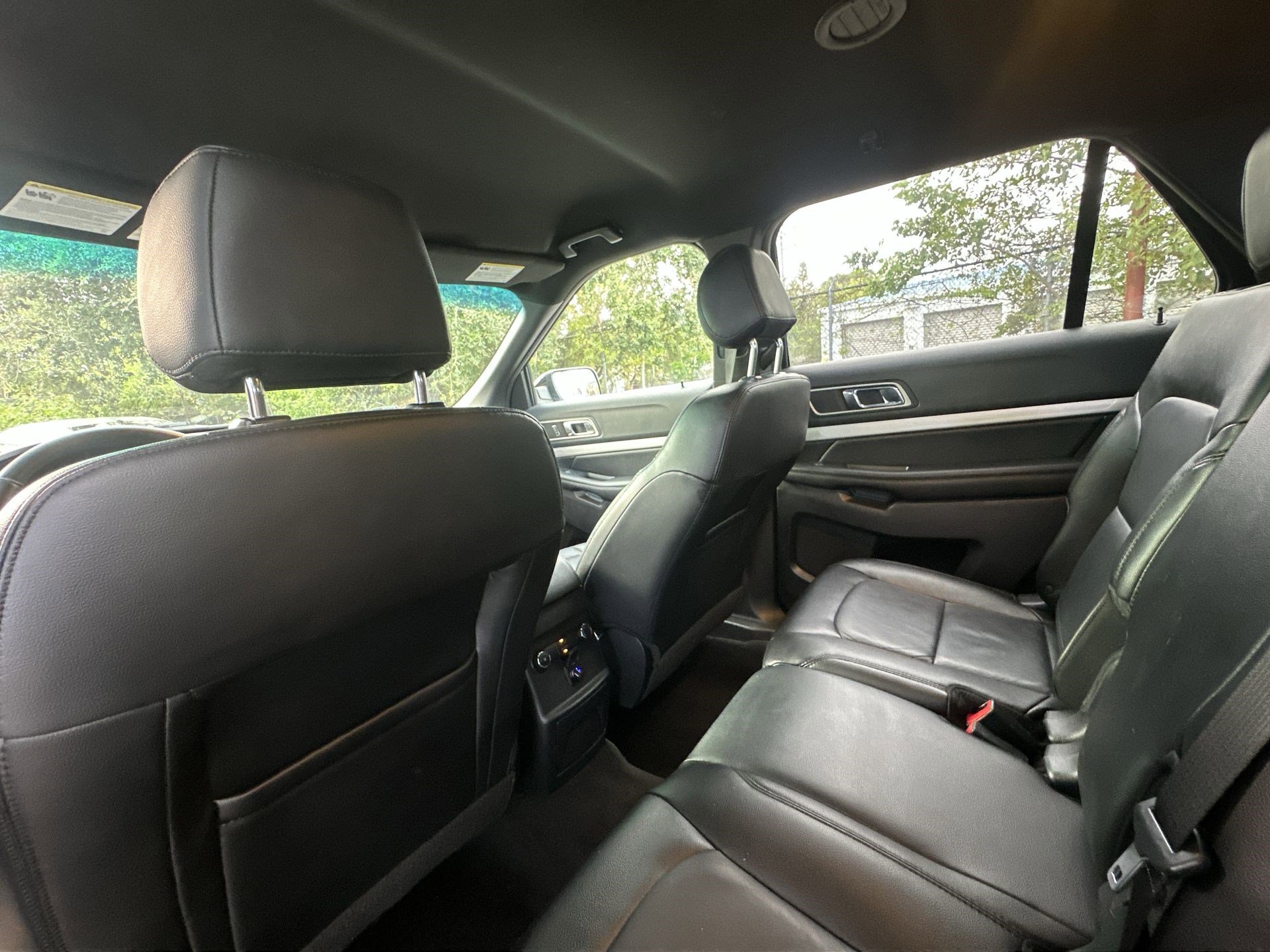 Used 2016 Ford Explorer XLT w/ Equipment Group 202A image 27